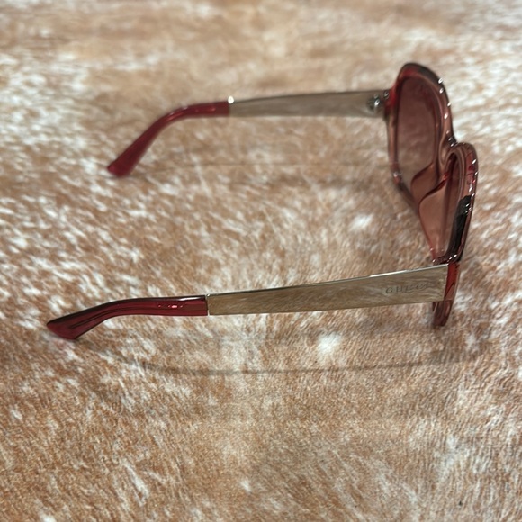 Gucci Pink Oversized Sunglasses Glamorous Design - Picture 4 of 6